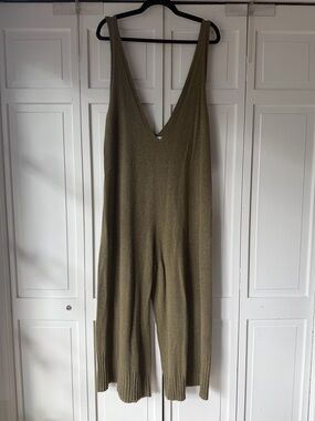 Sleeveless Olive Knit V-Neck Jumpsuit